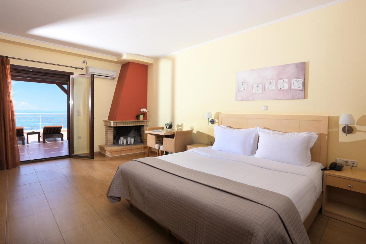 Faros Luxury Suites Marathopoli Buitenkant foto