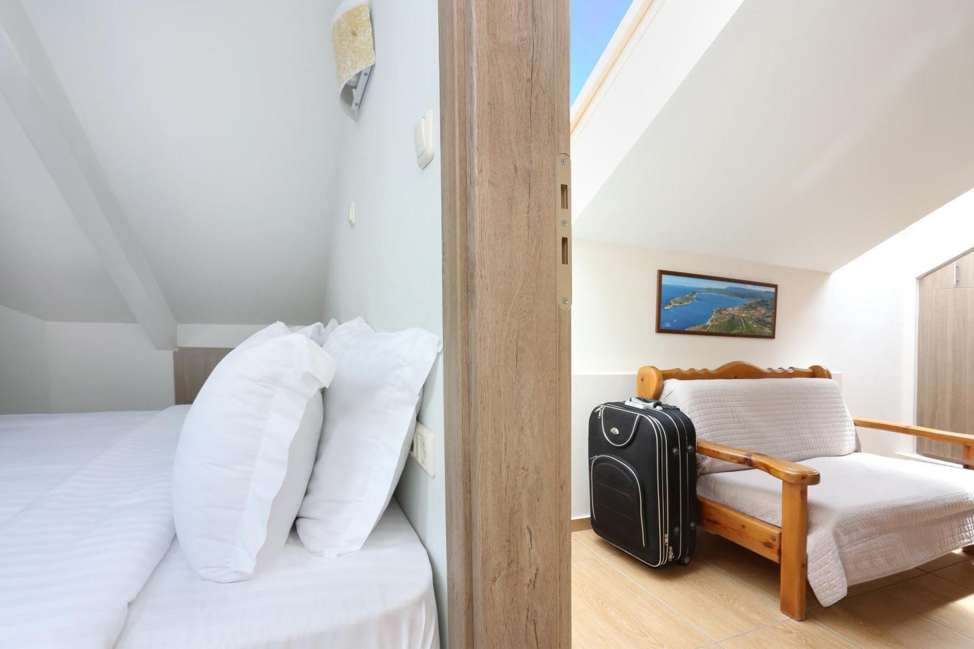 Faros Luxury Suites Marathopoli Buitenkant foto