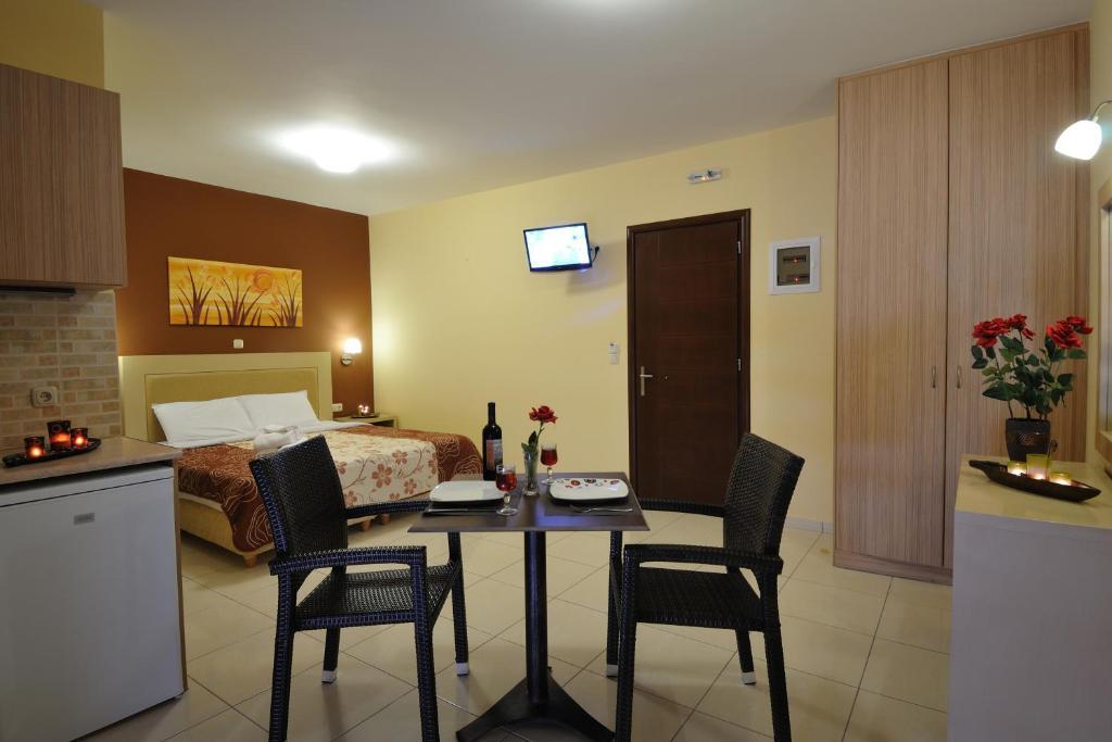 Faros Luxury Suites Marathopoli Buitenkant foto