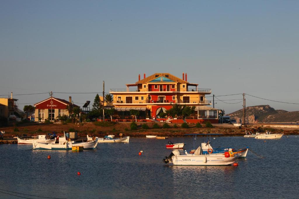 Faros Luxury Suites Marathopoli Buitenkant foto